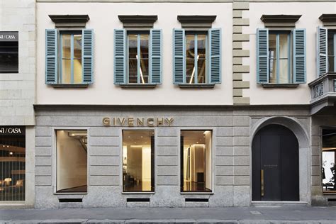 givenchy borse showroom milano|Givenchy's First Italian Flagship Opens in Milan .